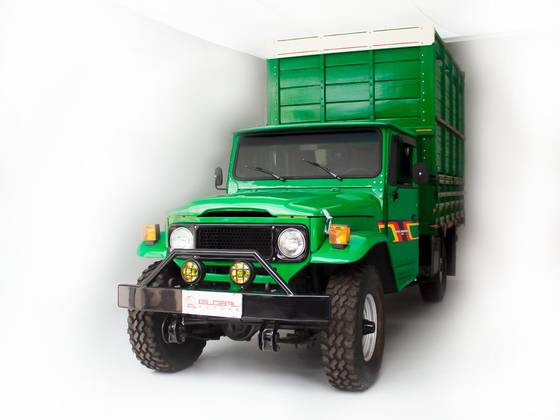 TOYOTA BANDEIRANTE 3.7 BJ50LV 4X4 TETO RIGIDO DIESEL 2P MANUAL